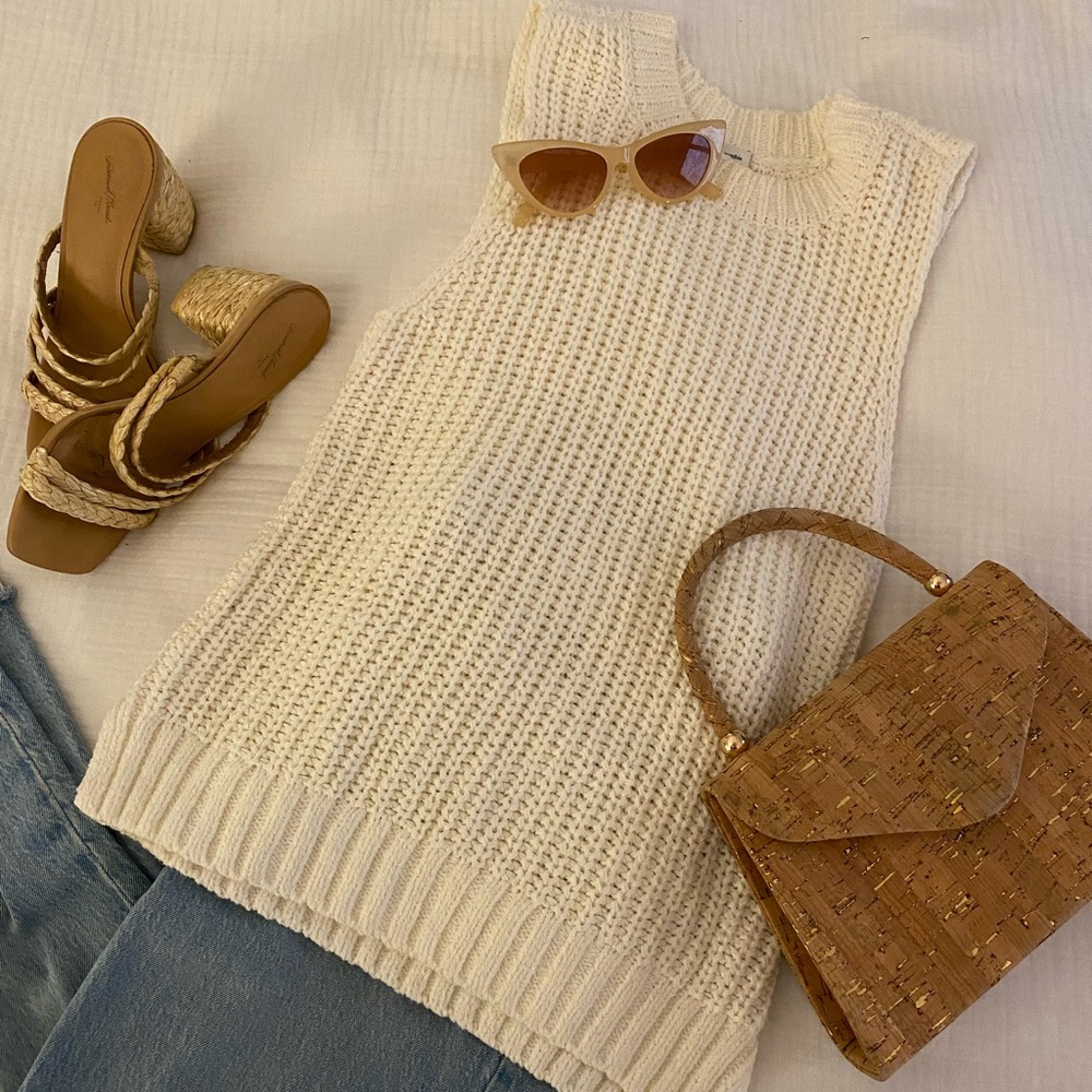 Abercrombie & Fitch Ivory Cable Knit Sweater Vest
